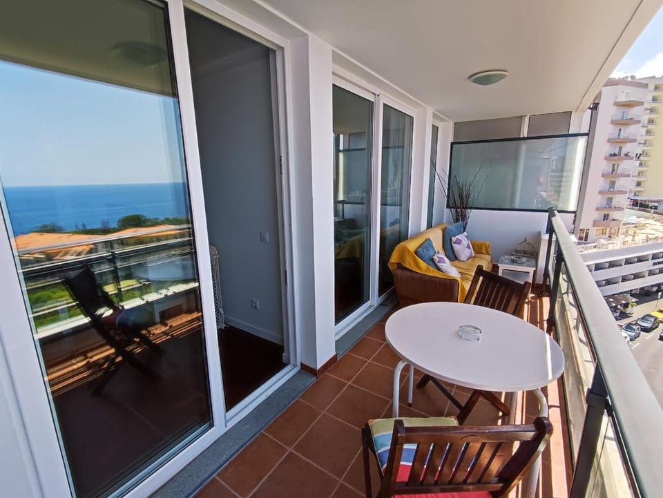 Phenomenal one bedroom Apartment Amazing view over Atlantic Ocean Apartment in Funchal