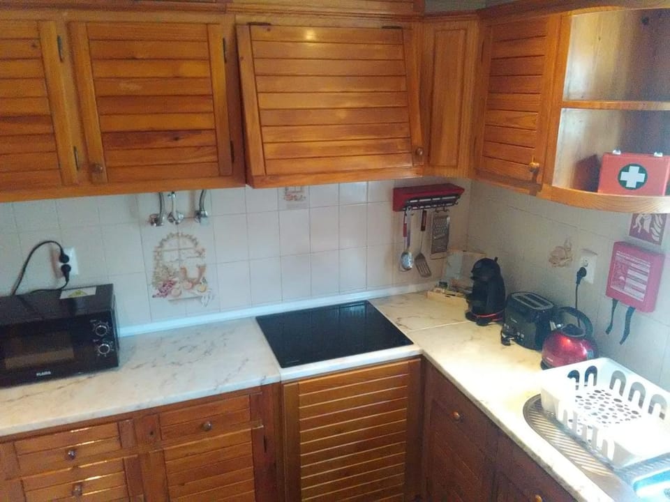 Kitchen or kitchenette, Communal kitchen