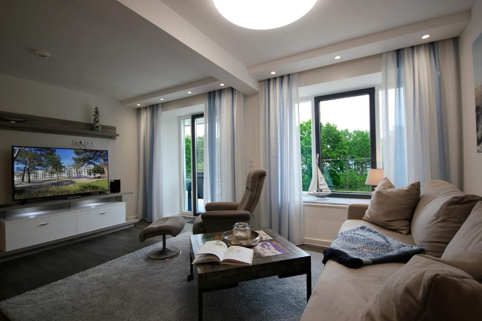 TV and multimedia, Balcony/Terrace, Living room, Seating area