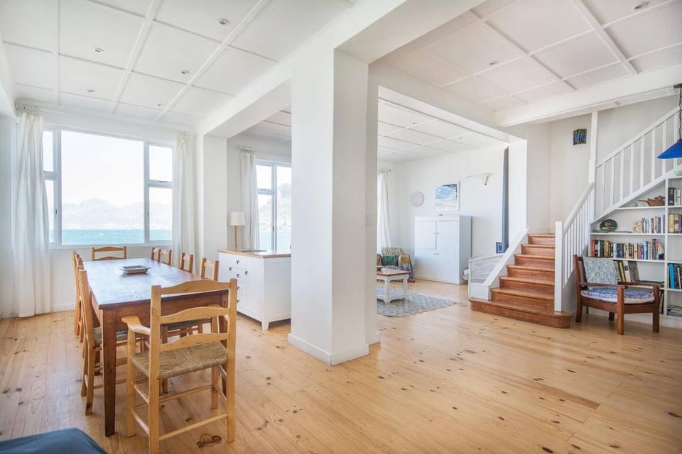 Living room, Seating area, Dining area, Sea view