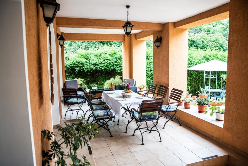 Spring, Garden, View (from property/room), Balcony/Terrace, Seating area, Dining area
