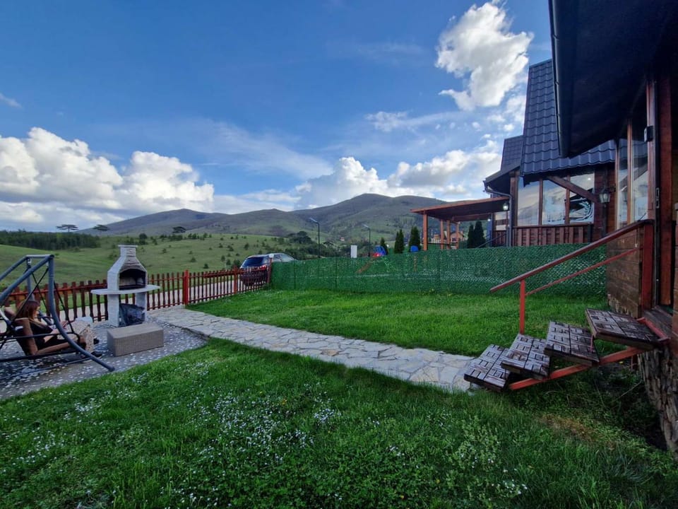 Brvnara Čigota House in Zlatibor