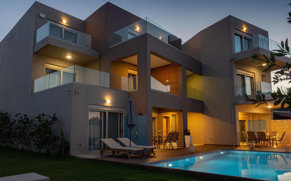 Property building, Swimming pool