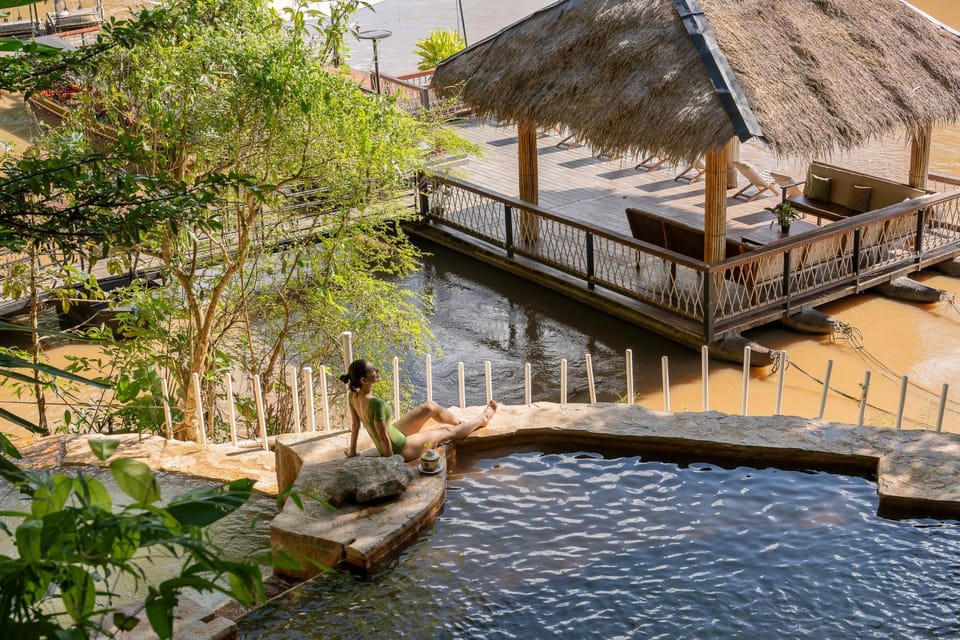 River view, Swimming pool
