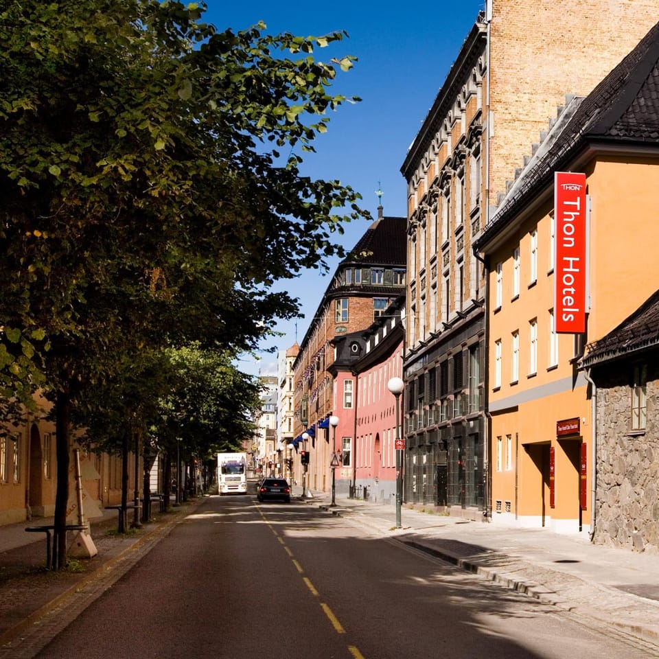 Facade/entrance, Off site, Neighbourhood