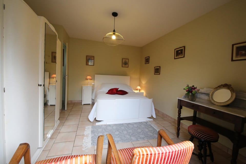 Chambre d'hôte Courtoux Bed and Breakfast in Normandy