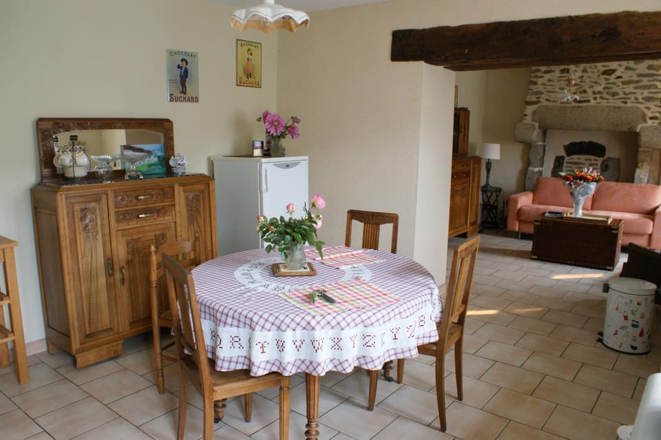 Chambre d'hôte Courtoux Bed and Breakfast in Normandy