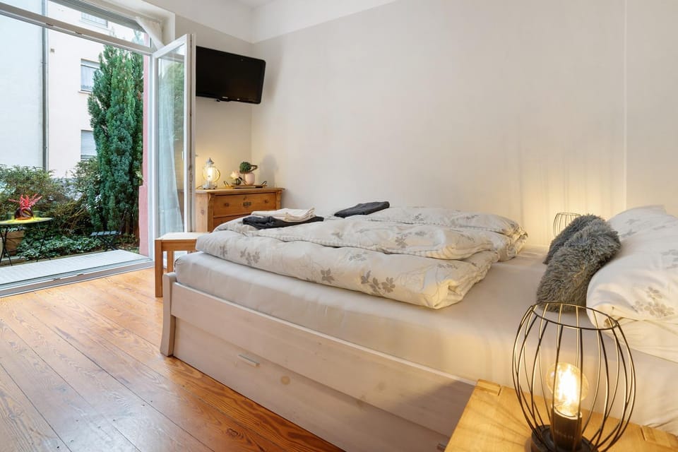 Living room, Bedroom