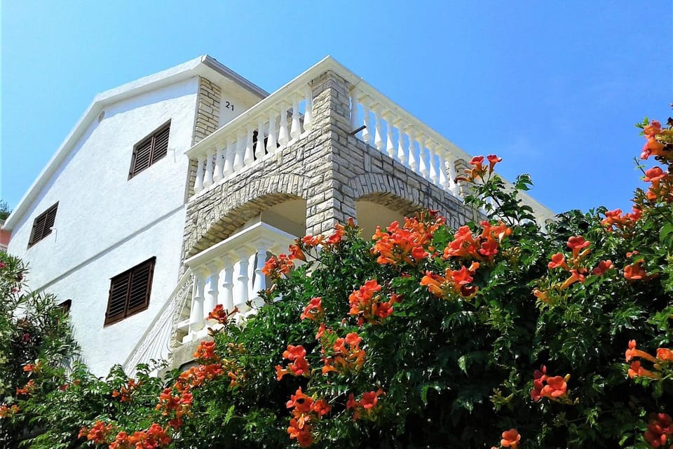 Property building, Sea view