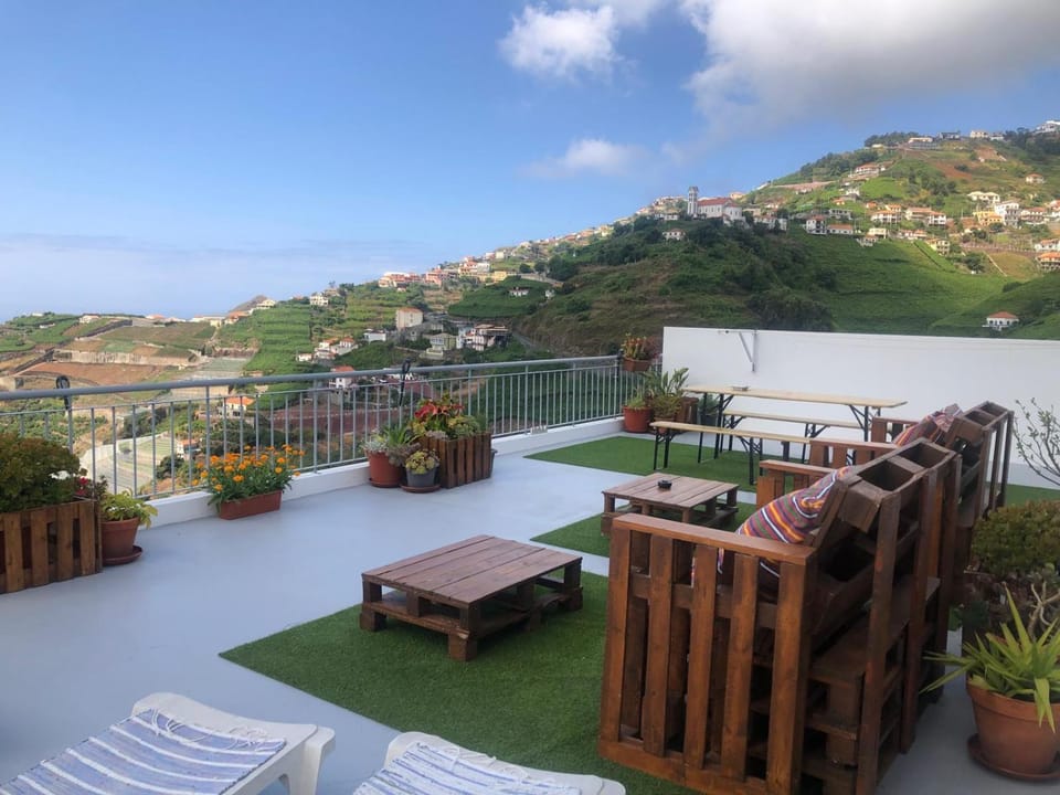 Apartamento Barros Apartment in Câmara De Lobos