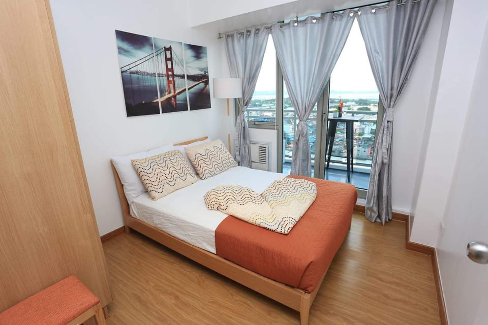 Bed, Photo of the whole room, Decorative detail