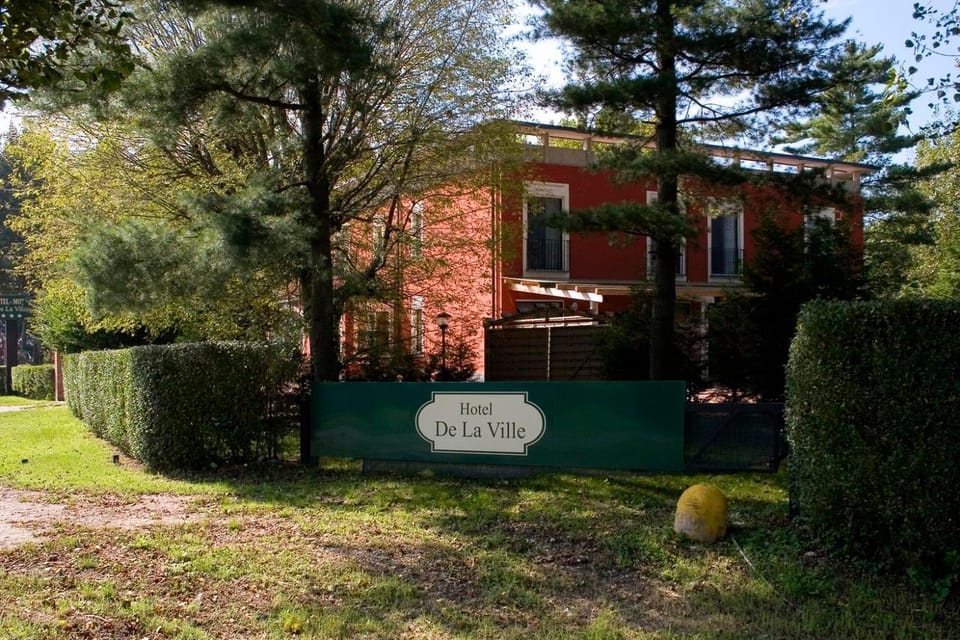 Facade/entrance, Street view