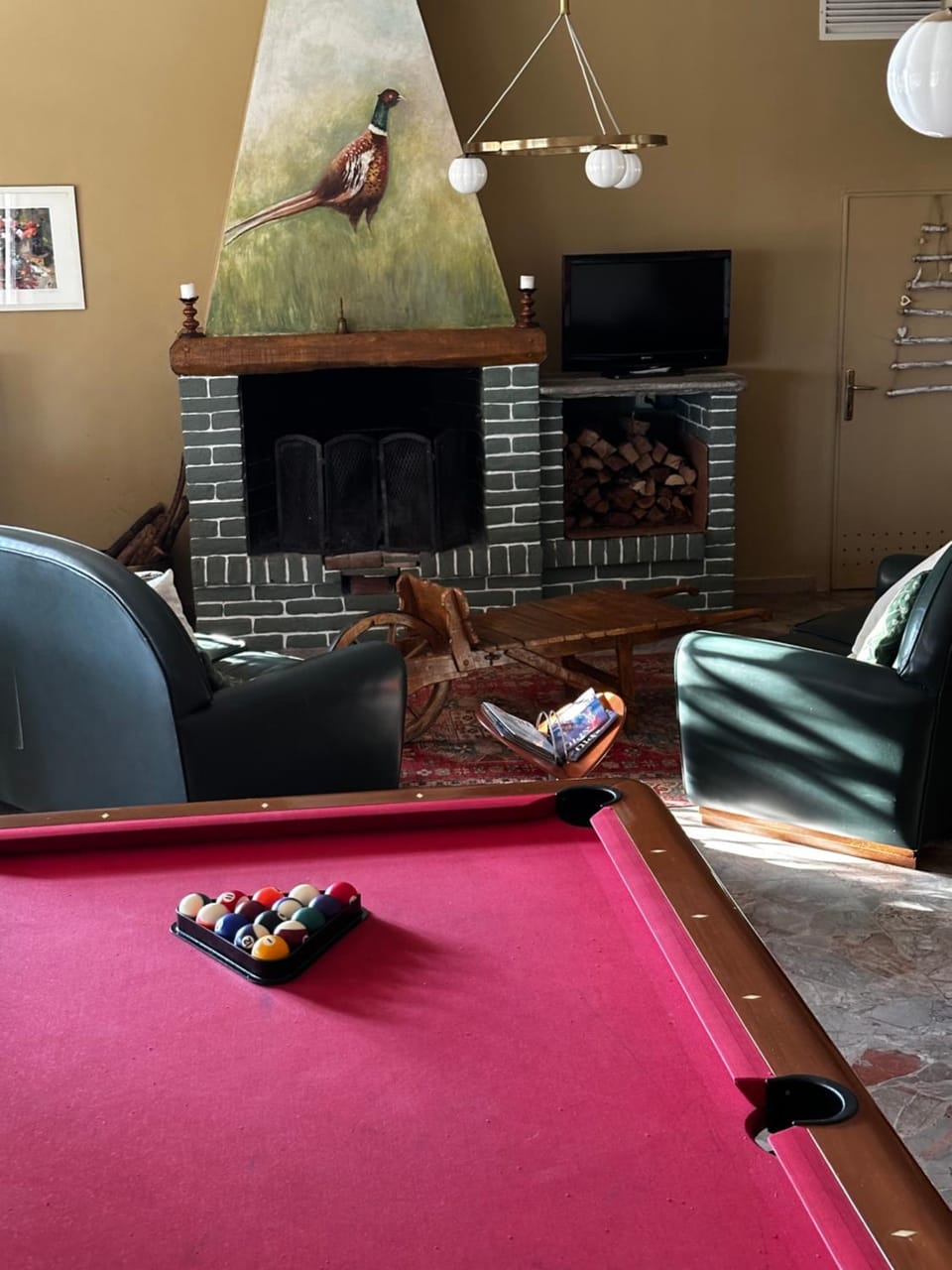 Communal lounge/ TV room, Billiard, fireplace