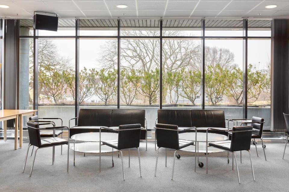 Meeting/conference room