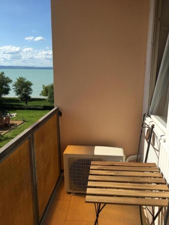 Balcony/Terrace, Lake view