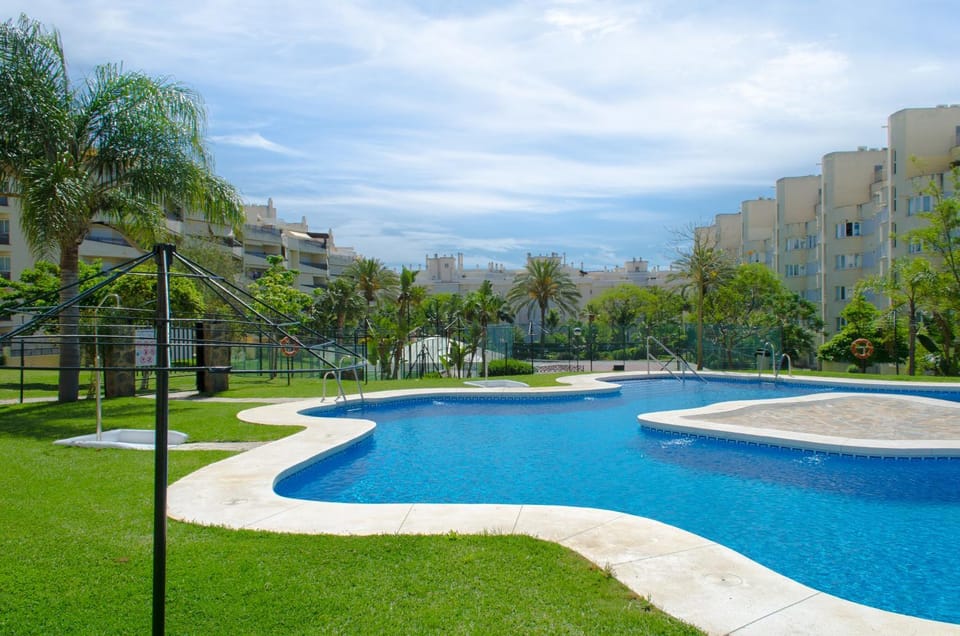 Garden, Swimming pool
