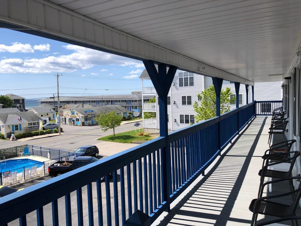 Property building, Day, Natural landscape, View (from property/room), Balcony/Terrace