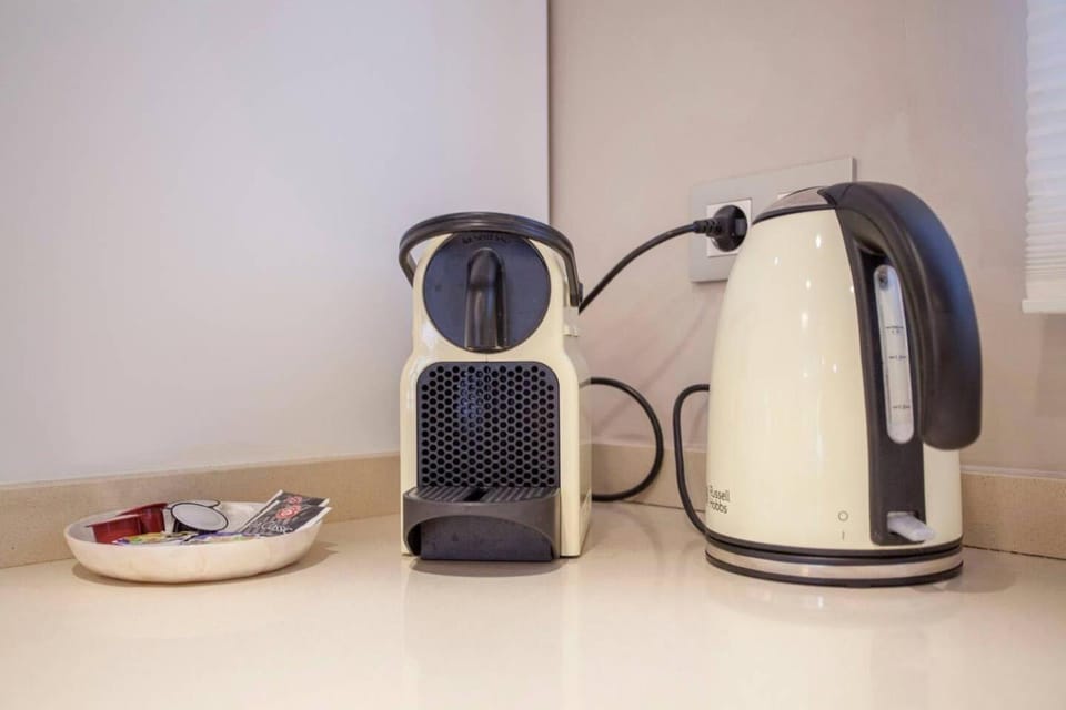 Coffee/tea facilities, Kitchen or kitchenette
