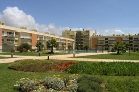 Property building, Garden, Swimming pool