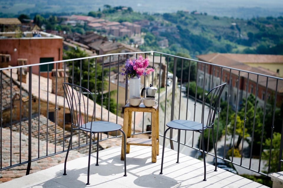 Balcony/Terrace, Landmark view