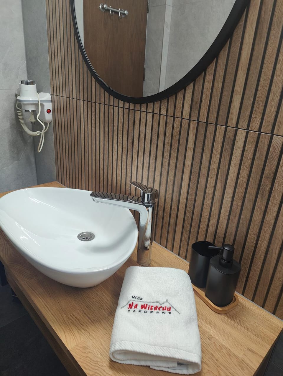 Bathroom, heating, towels