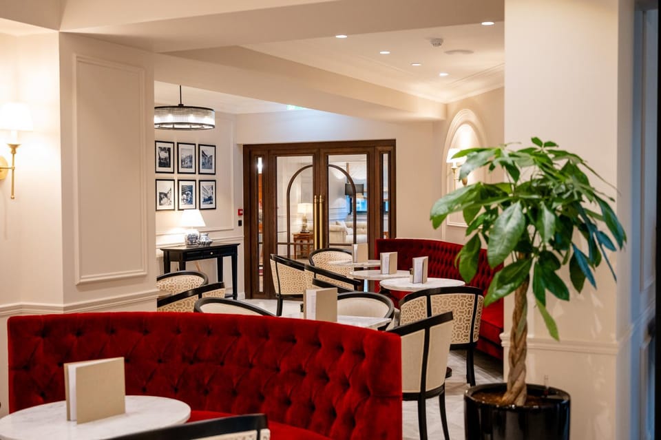 Banquet/Function facilities, Seating area