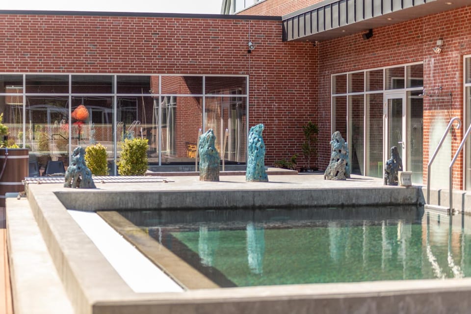 Spa and wellness centre/facilities, Spa and wellness centre/facilities, Fitness centre/facilities, Seating area, Pool view, Swimming pool, Swimming pool