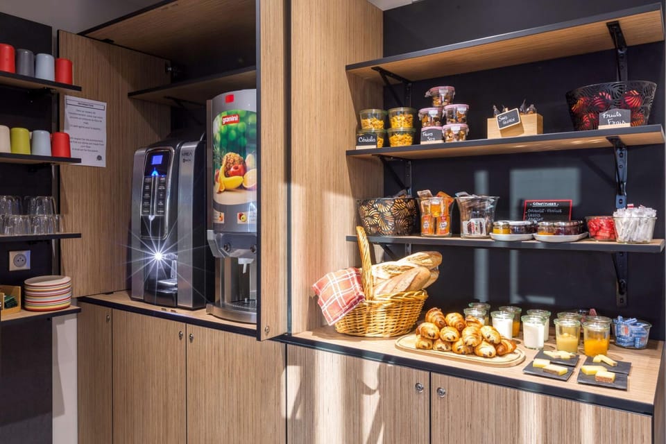 Restaurant/places to eat, Dining area, On site, Breakfast