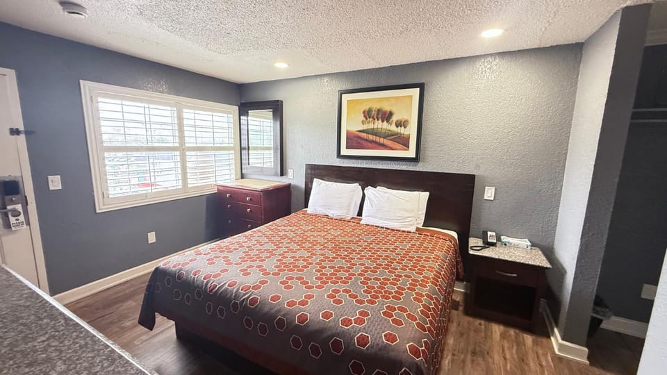 Fireside Inn By The Beach Boardwalk & Bowling Motel in Santa Cruz