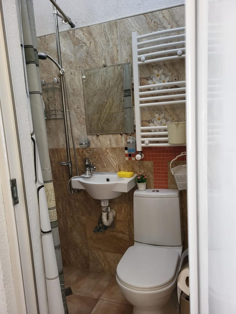 Shower, Toilet, Bathroom
