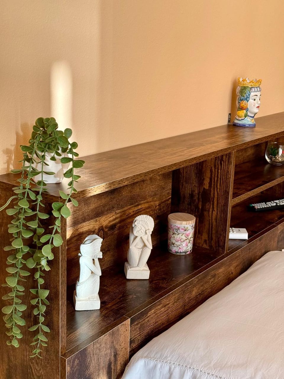 Decorative detail, Bedroom