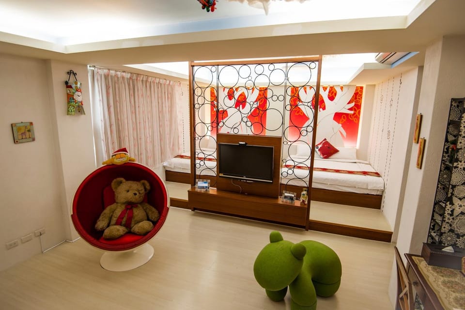 Communal lounge/ TV room