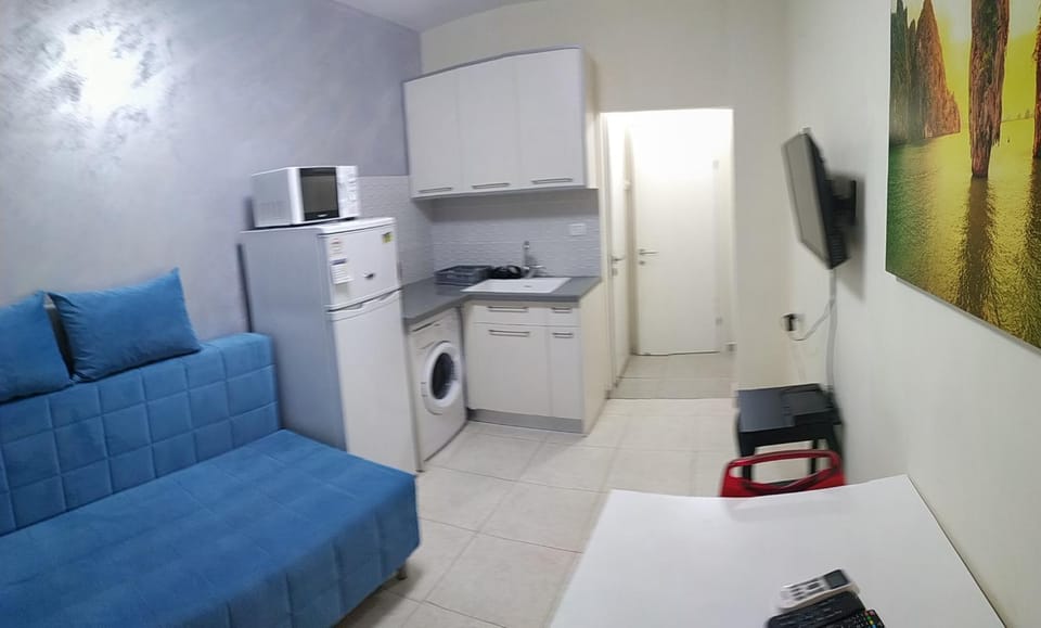 Kitchen or kitchenette, Living room, Seating area, Dining area, On site