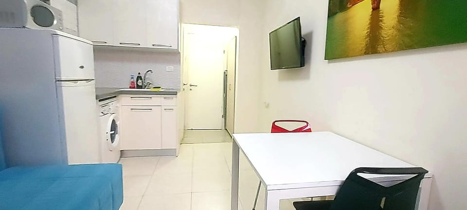 TV and multimedia, Kitchen or kitchenette, Dining area, minibar