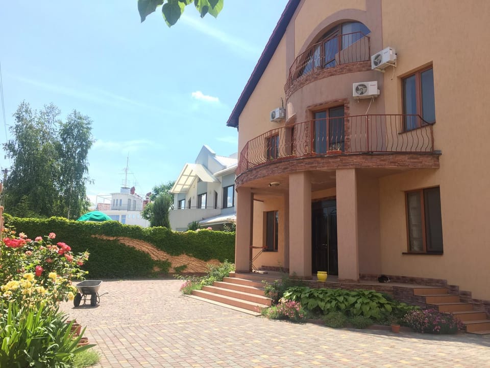 Property building, Facade/entrance