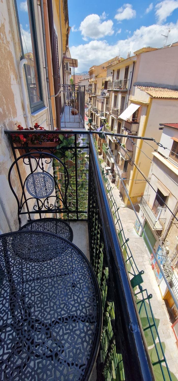 Property building, View (from property/room), Balcony/Terrace, City view