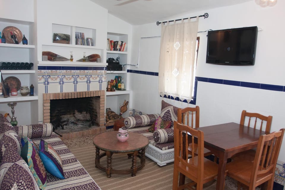 Communal lounge/ TV room