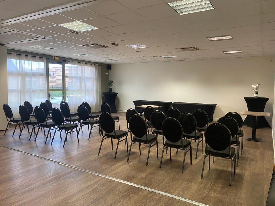 Meeting/conference room