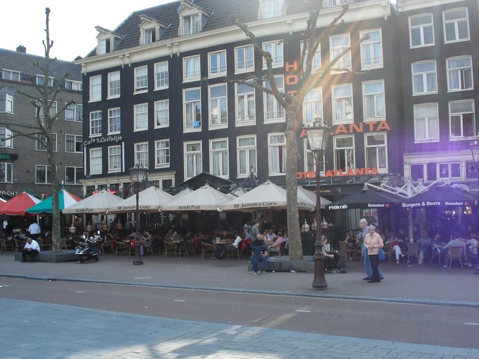 Nearby landmark, Restaurant/places to eat, Neighbourhood, Shopping Area