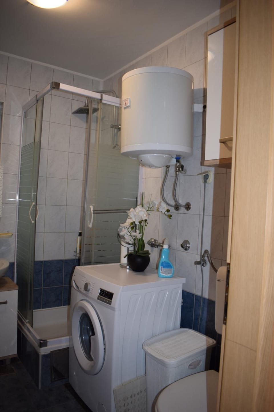 Shower, Bathroom, washing machine