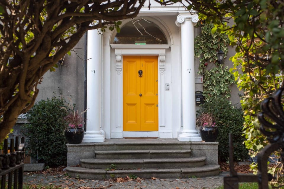 Facade/entrance, Garden, Decorative detail, Garden view
