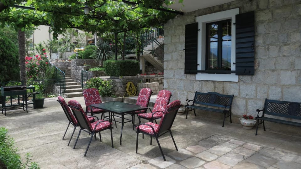 Property building, Patio, Day, BBQ facilities, BBQ facilities, Garden, Garden, View (from property/room), Balcony/Terrace, Balcony/Terrace, Decorative detail, Seating area, Garden view, Sea view, Street view