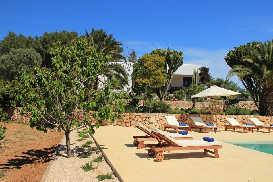 Spring, Off site, Day, Hiking, Cycling, On site, Swimming pool, Swimming pool