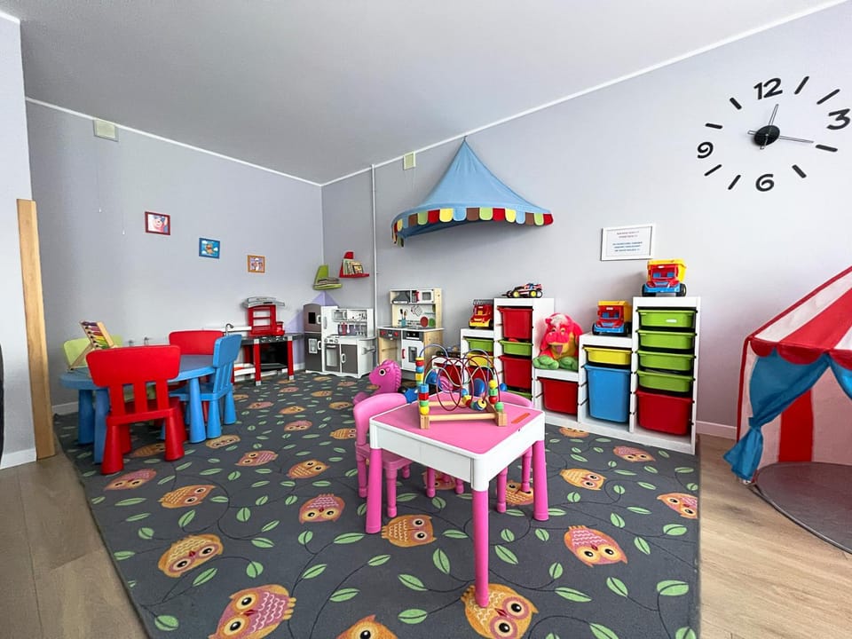 Communal lounge/ TV room, Children play ground