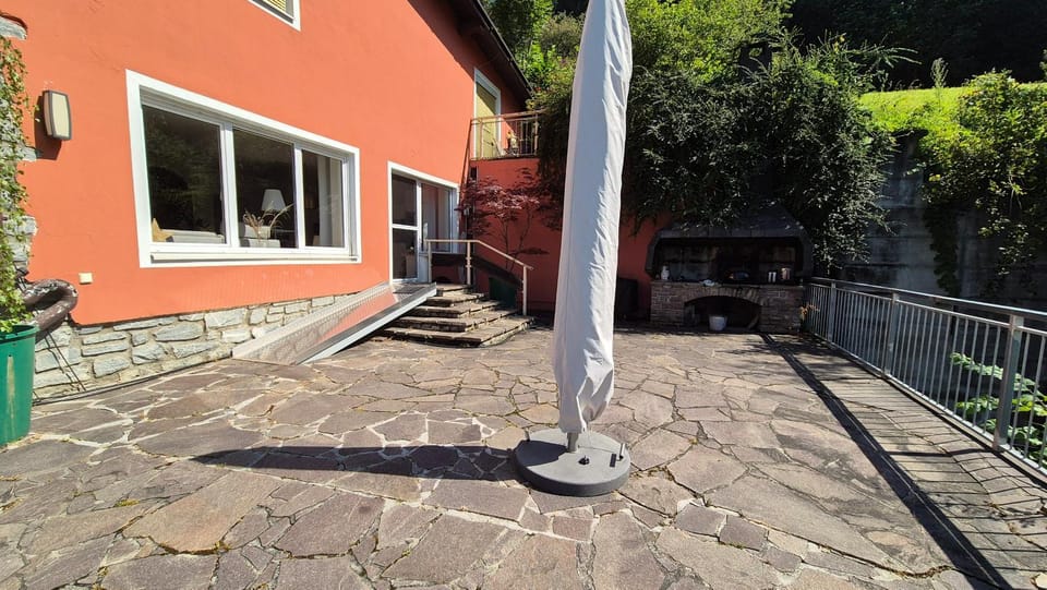 Property building, Day, BBQ facilities, Balcony/Terrace