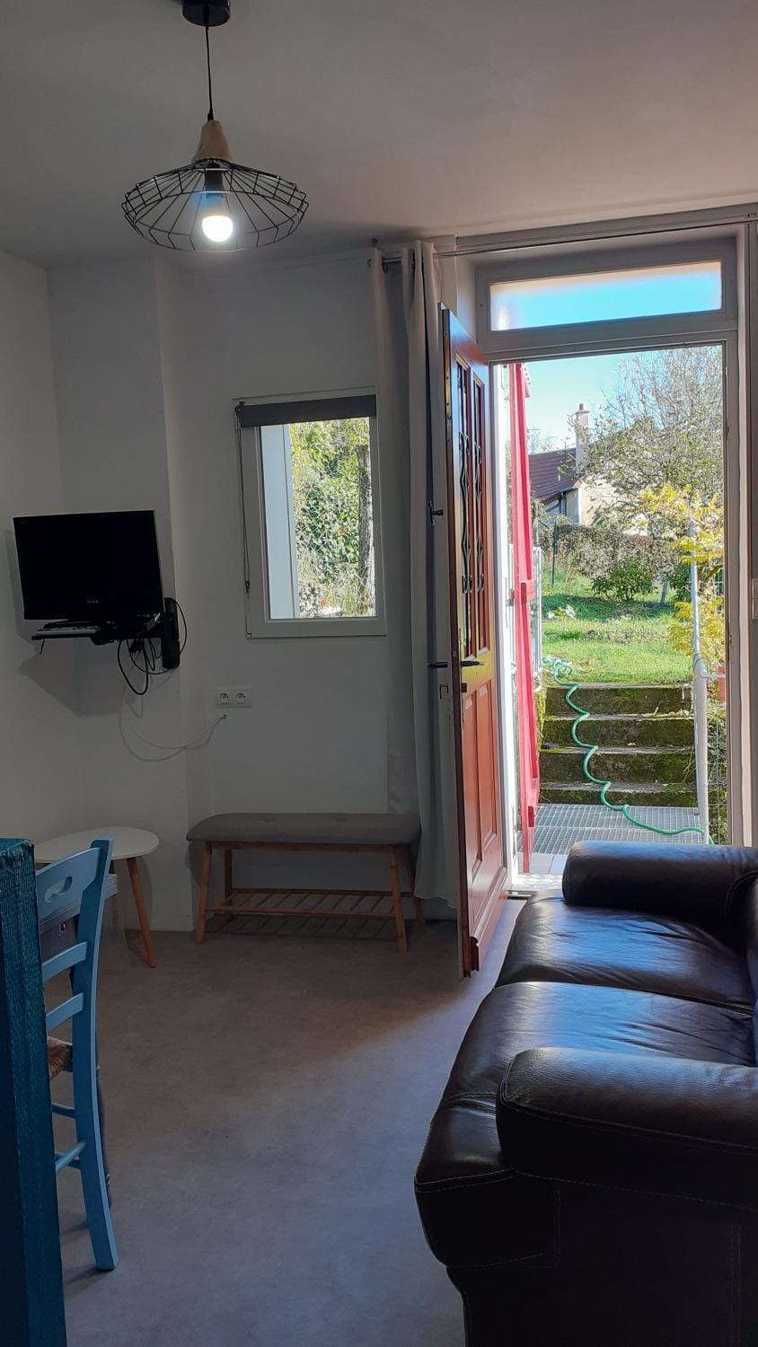 Living room, Internal: Not applicable to any particular room