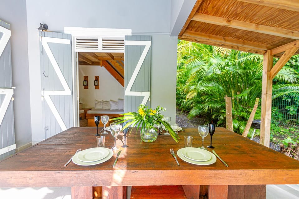 Patio, Dining area