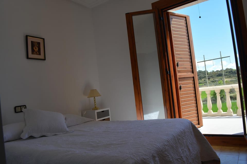 Bed, Balcony/Terrace, Bedroom