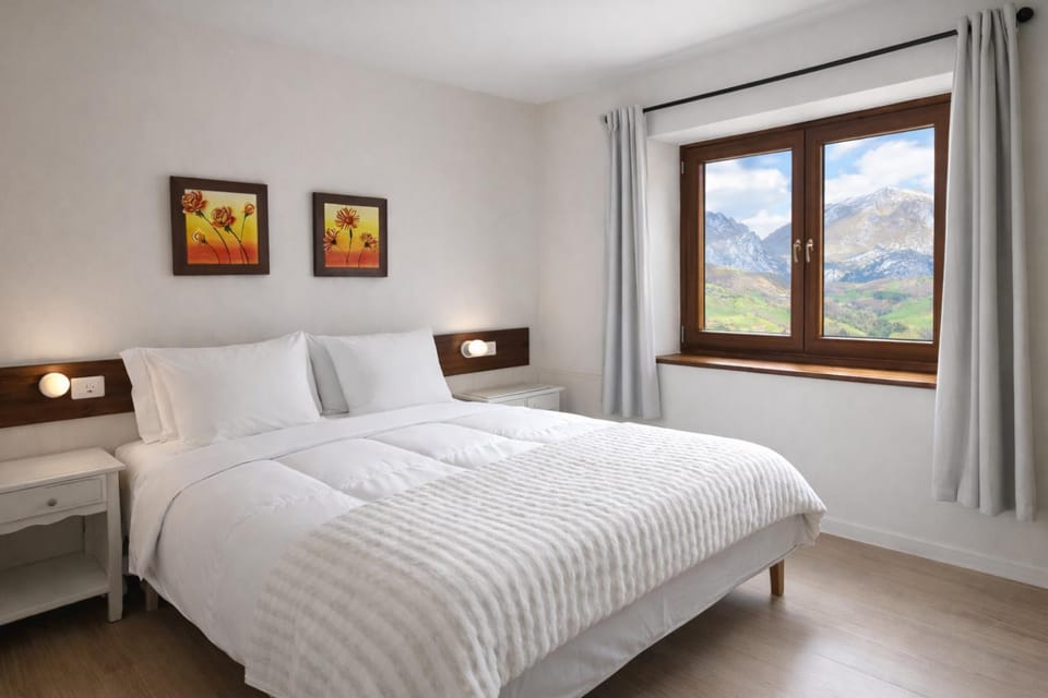Bed, Bedroom, Mountain view