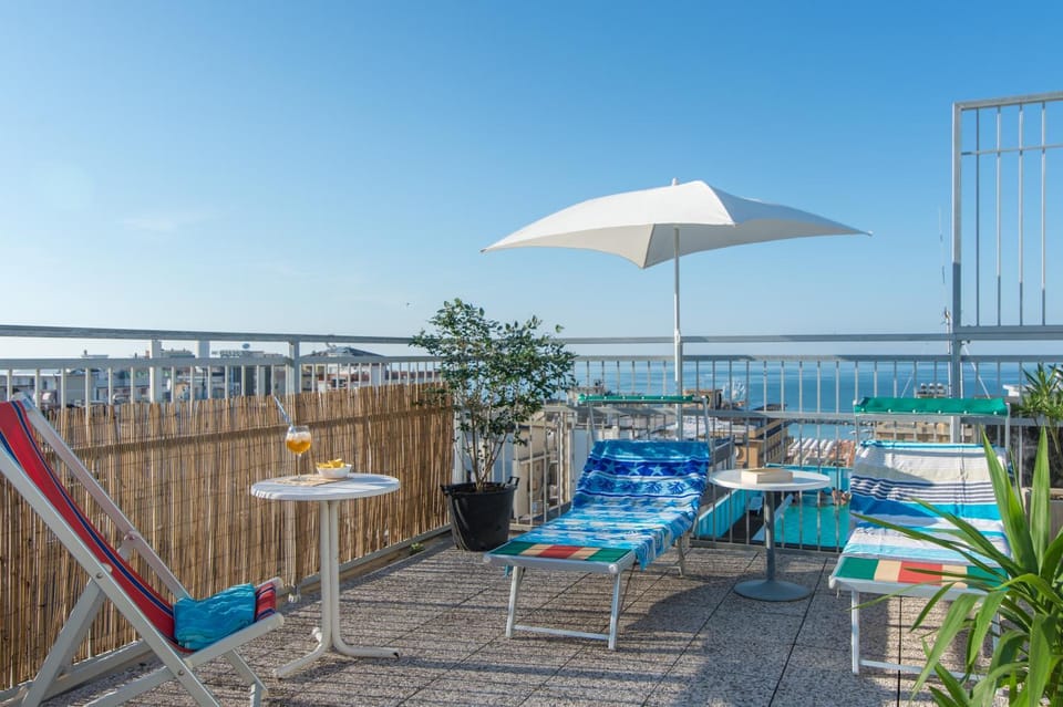 Solarium, Sea view, sunbed